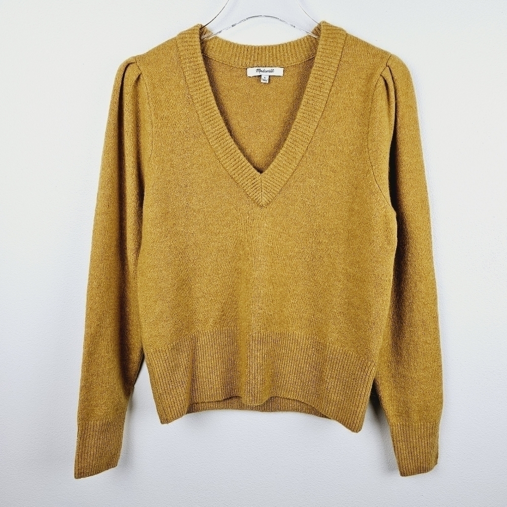Madewell Women's V-Neck Sweater in Mustard Yellow, size Small